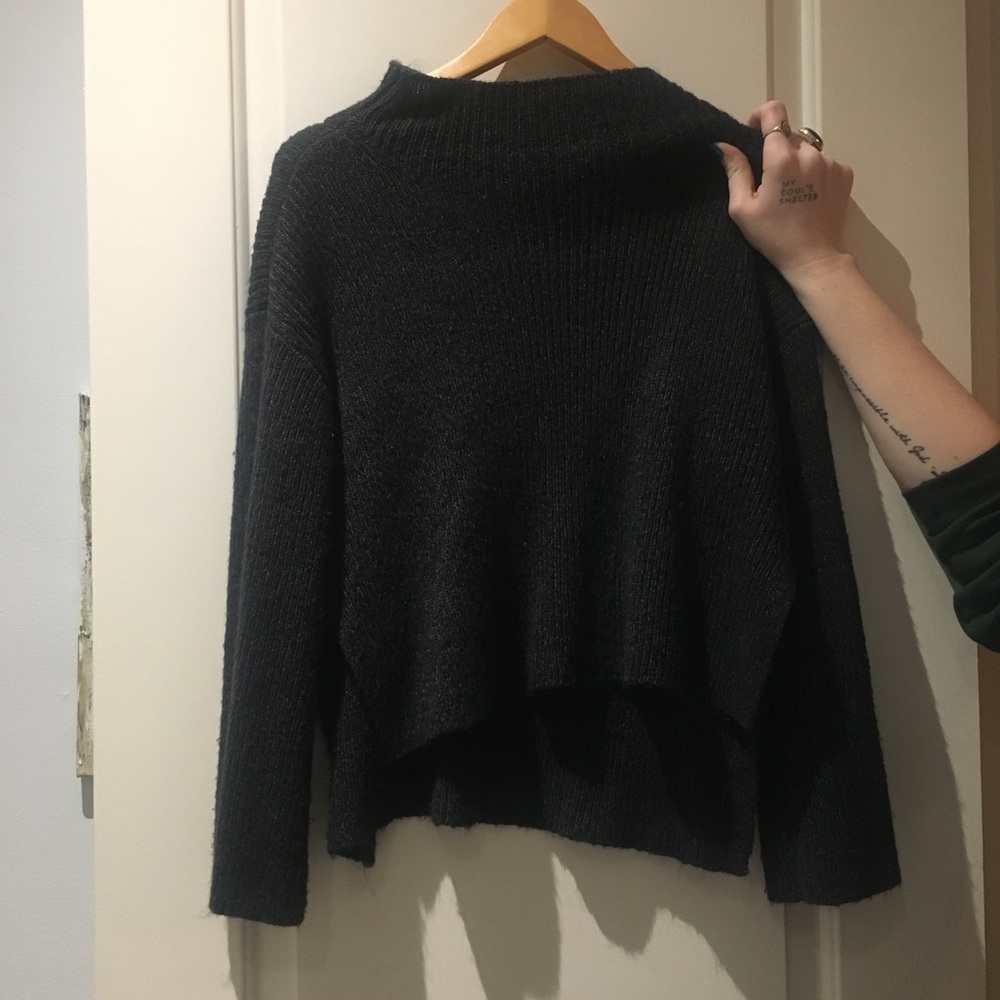 MOCK NECK SWEATER